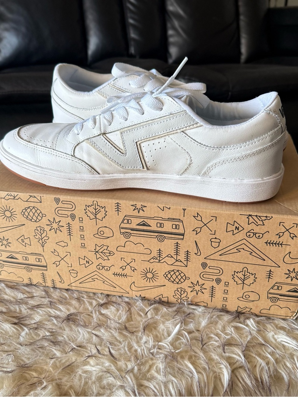 Men's Classic Low-Top Leather Sneakers - White